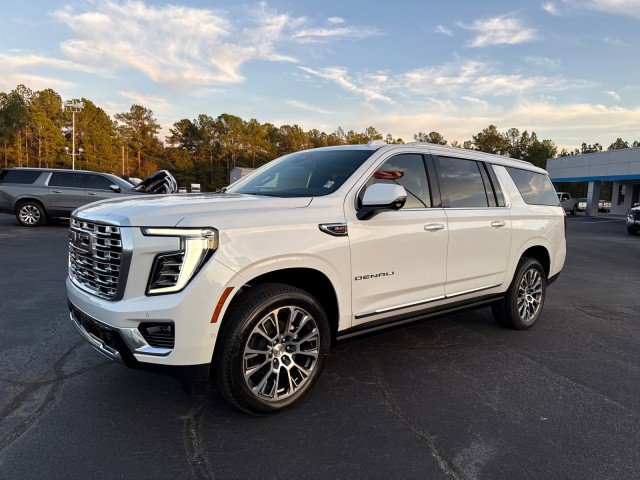 New 2026 GMC Yukon XL Denali w/ Sun & Power Step Package image 7