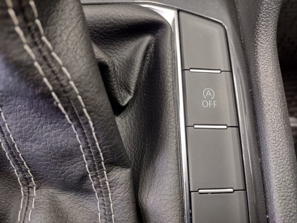 Certified 2024 Volkswagen Tiguan SE image 34