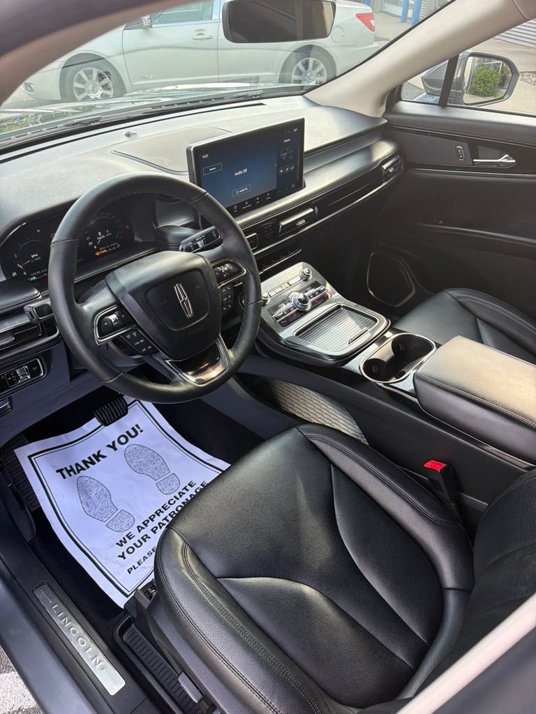 Used 2023 Lincoln Nautilus AWD w/ Premium Package image 3