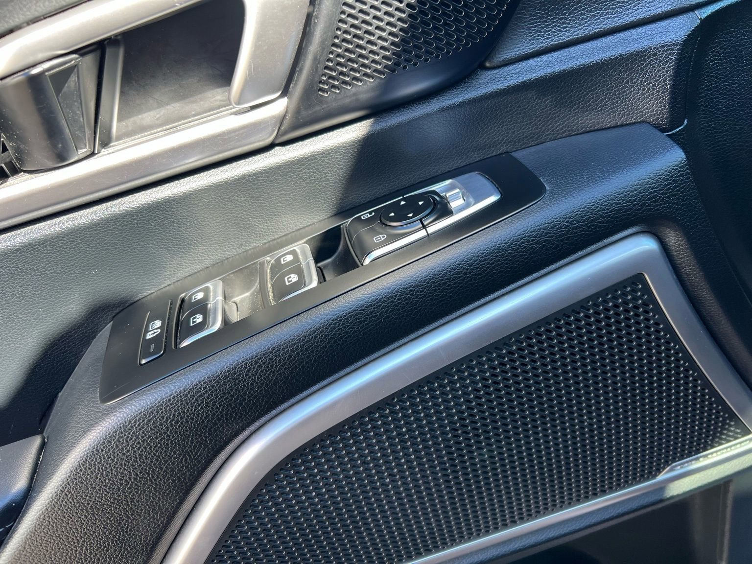 Used 2025 Kia Telluride S image 25