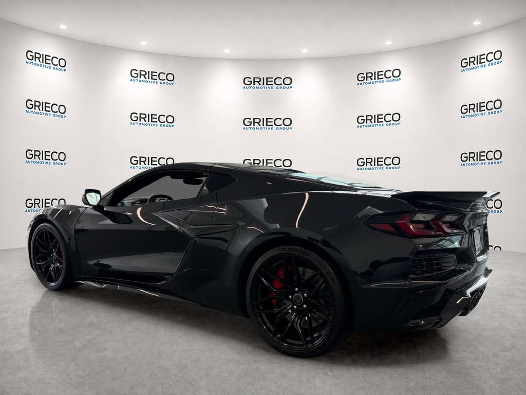 Used 2024 Chevrolet Corvette Z06 RWD image 5