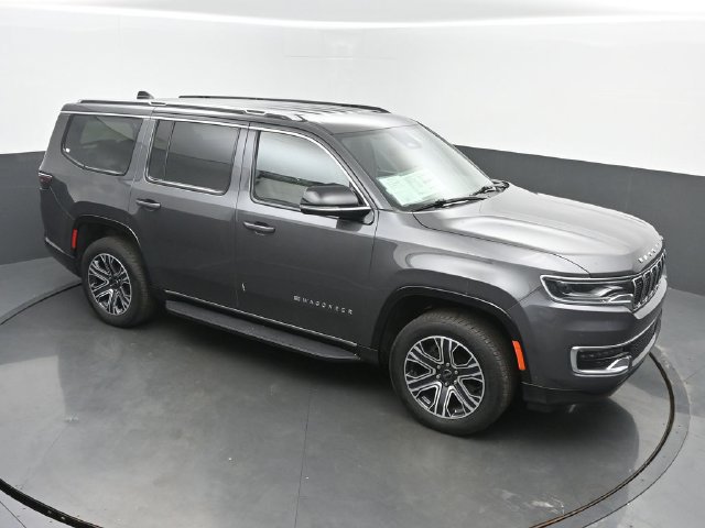 Used 2025 Jeep Wagoneer 4WD image 43