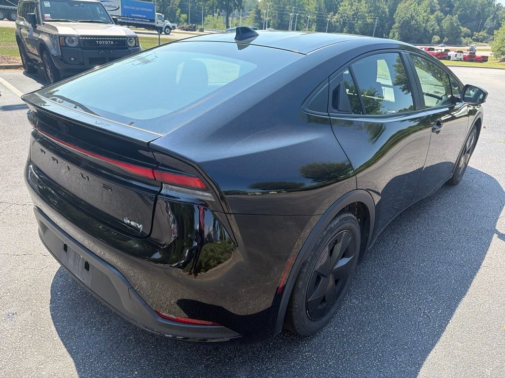 Used 2024 Toyota Prius LE FWD image 5