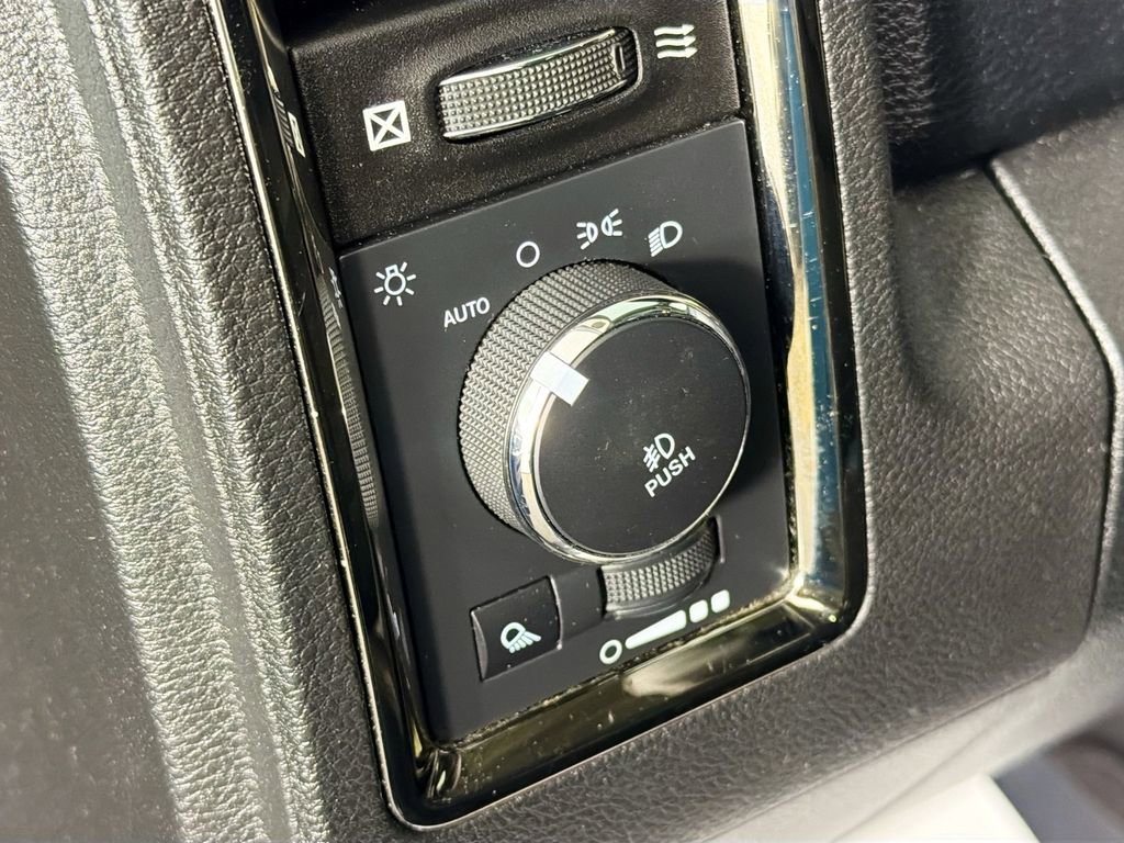 Used 2018 RAM 1500 Sport w/ Comfort Group image 10