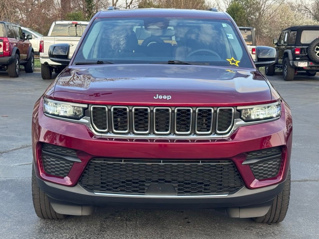 Used 2023 Jeep Grand Cherokee Laredo image 17