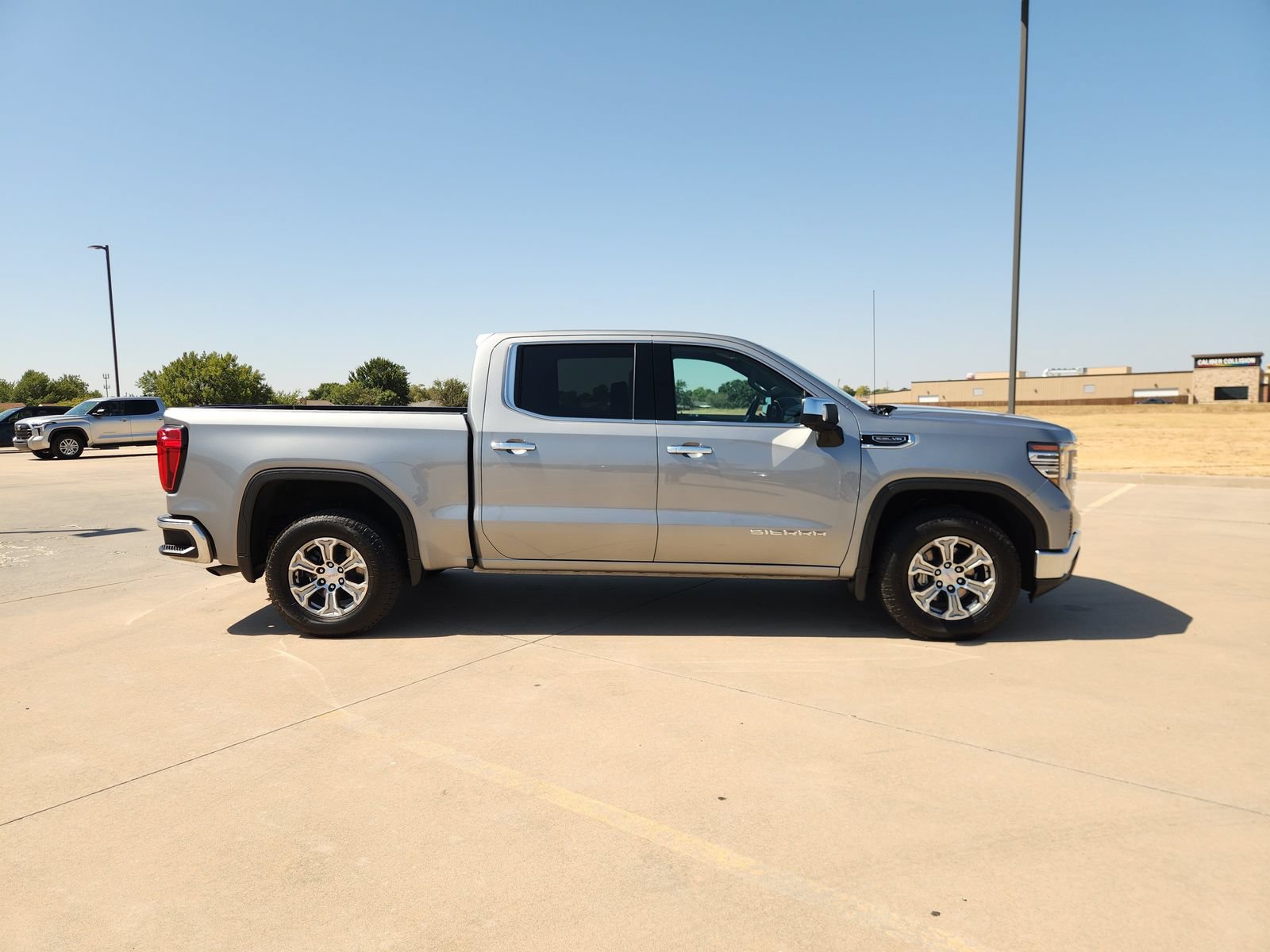 Used 2025 GMC Sierra 1500 SLT RWD image 7