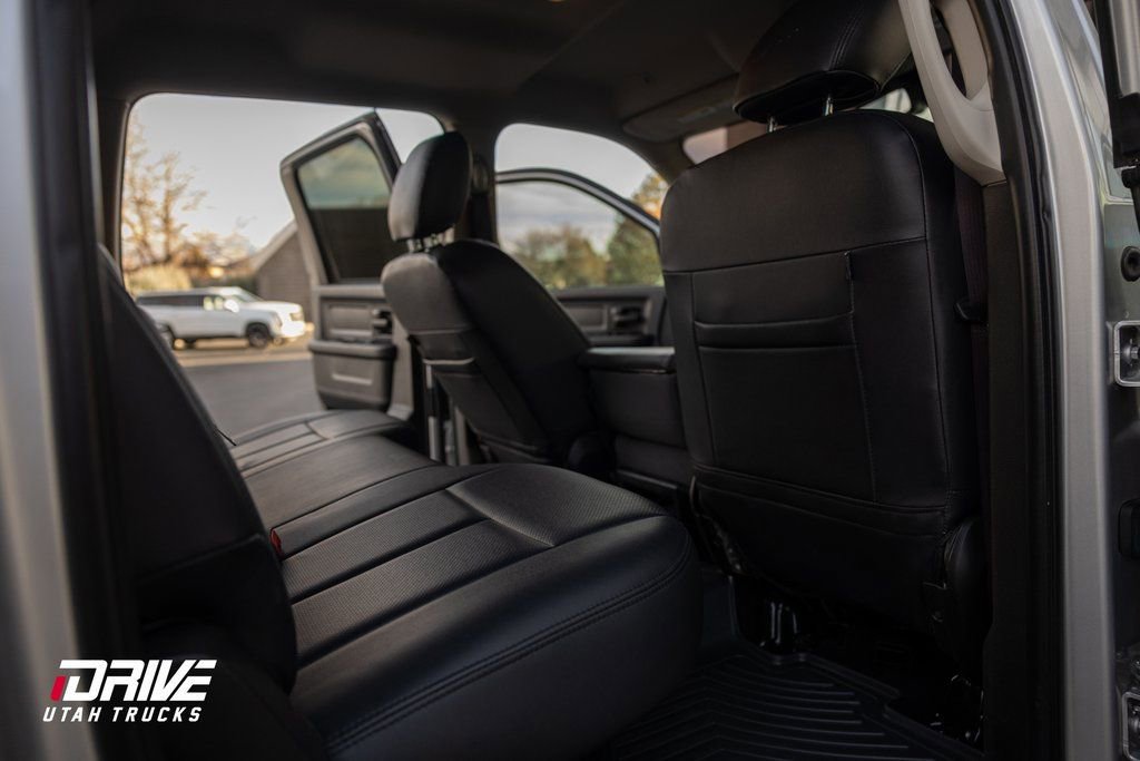 Used 2017 RAM 3500 Tradesman w/ Chrome Appearance Group image 17