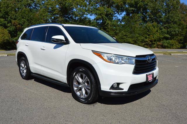 Used 2015 Toyota Highlander XLE FWD image 3