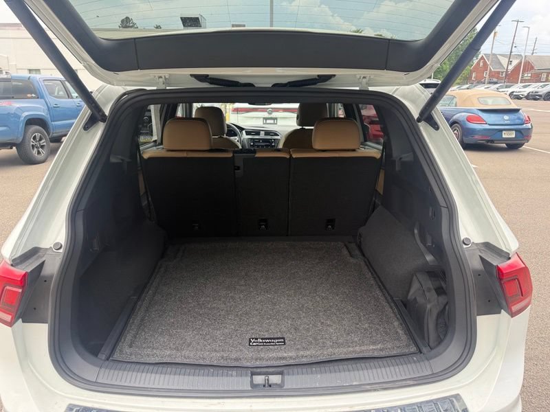 Used 2024 Volkswagen Tiguan SE AWD/4WD image 12