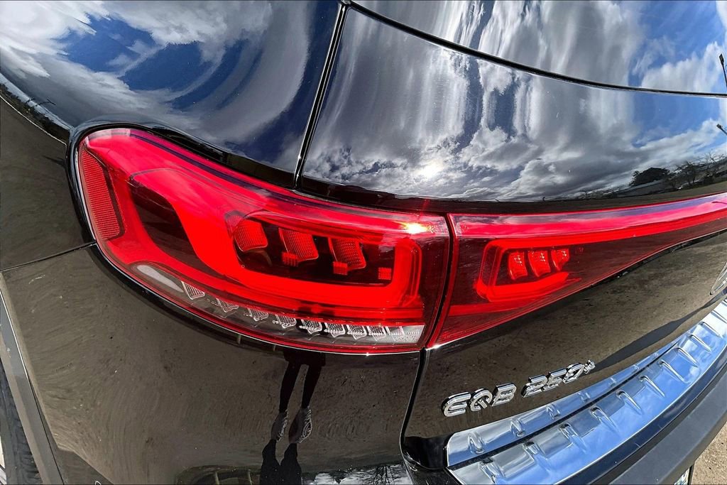 Used 2023 Mercedes-Benz EQB 250+ image 28
