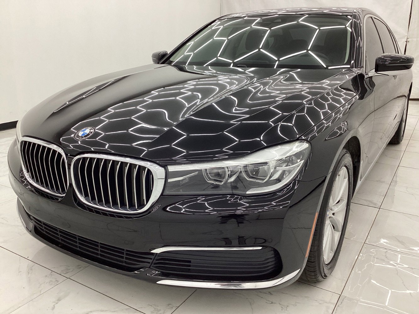Used 2019 BMW 740i xDrive image 1