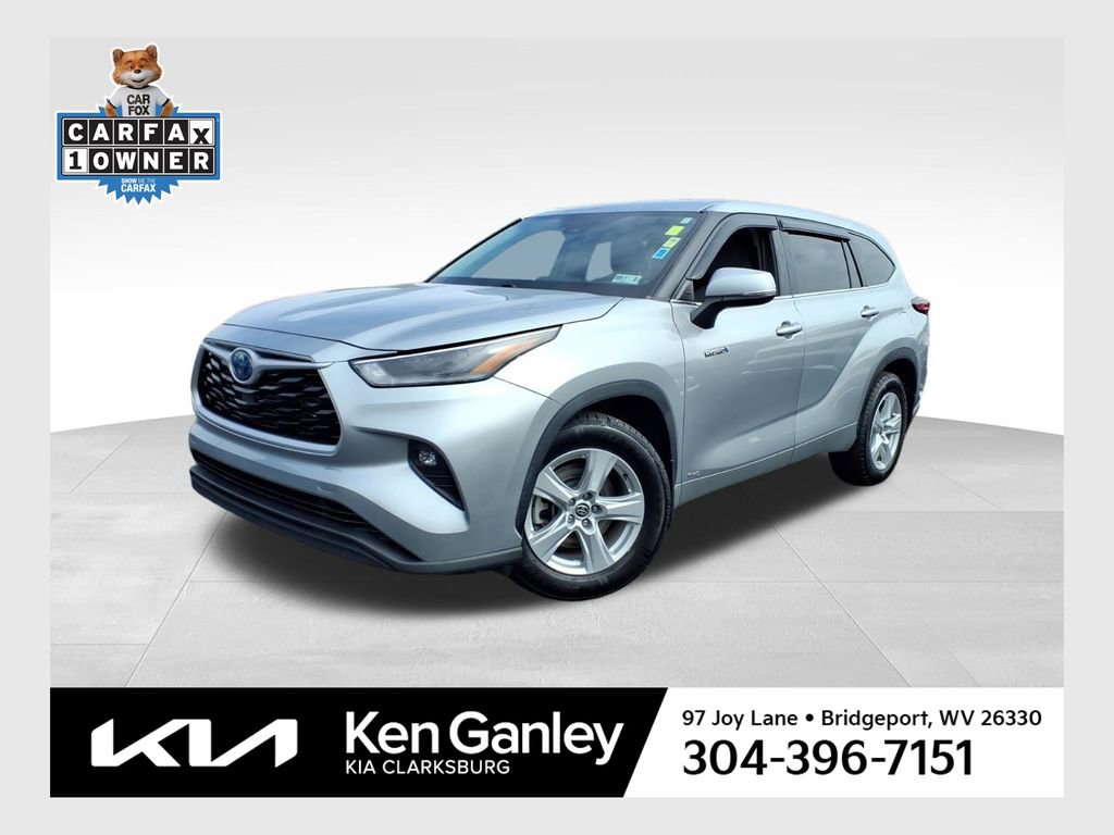 Used 2021 Toyota Highlander LE image 1