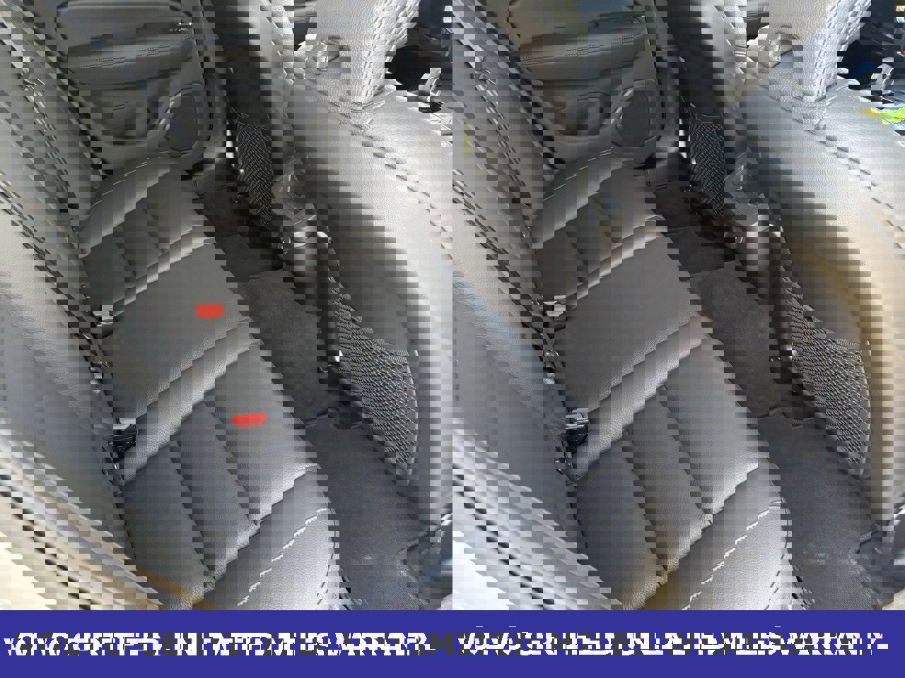 Certified 2025 Volvo V60 B5 Cross Country Plus image 32