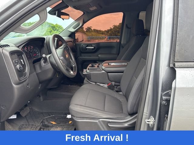 Used 2021 Chevrolet Silverado 1500 Custom w/ Safety Confidence Package RWD image 2
