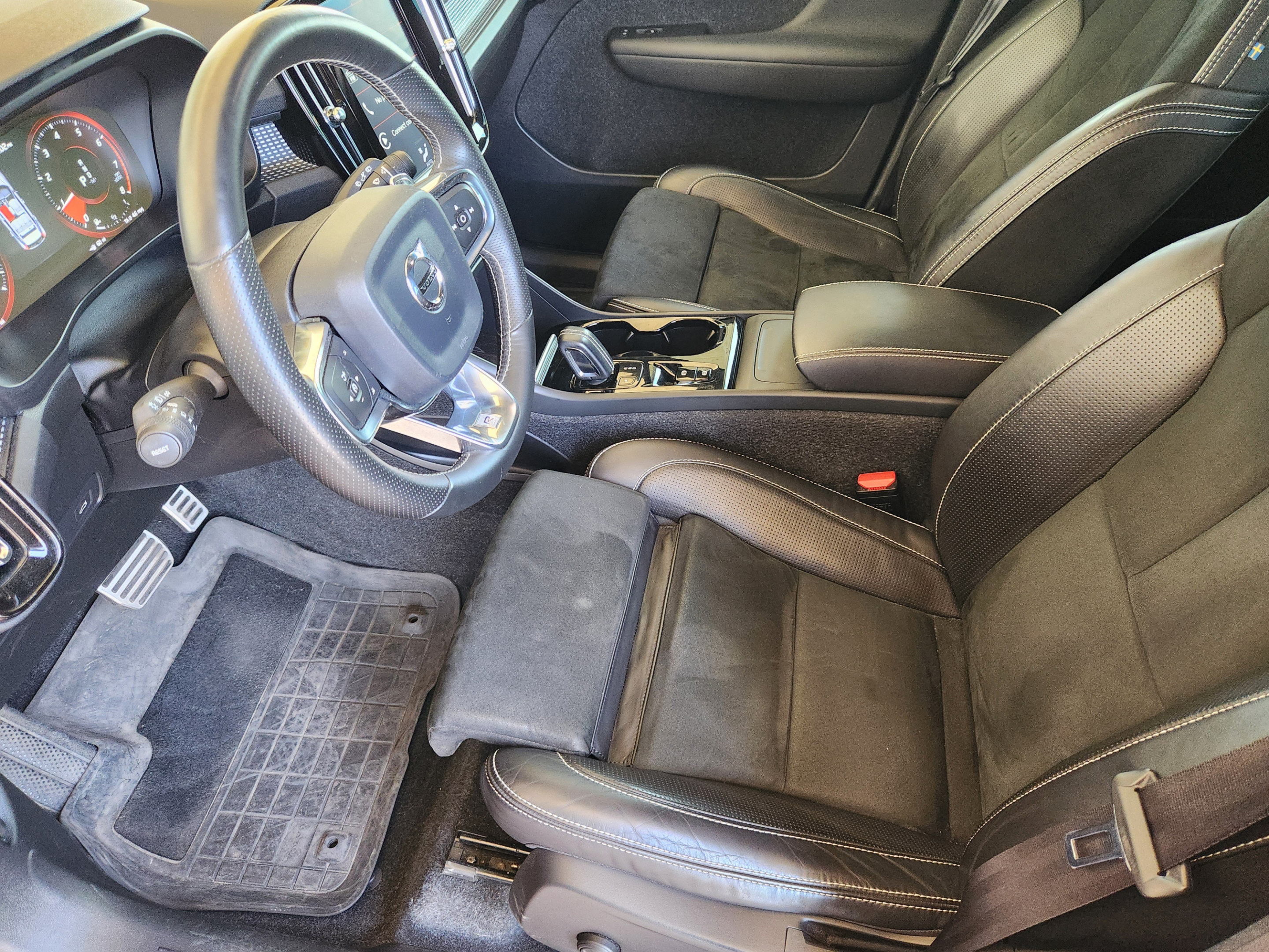 Used 2019 Volvo XC40 T5 R-Design AWD/4WD image 11