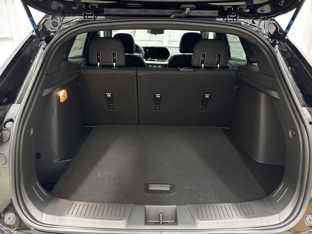 New 2026 Chevrolet Trax RS w/ Sunroof Package FWD image 34