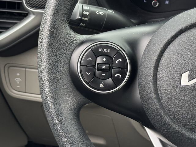 Used 2022 Kia Soul LX FWD image 13