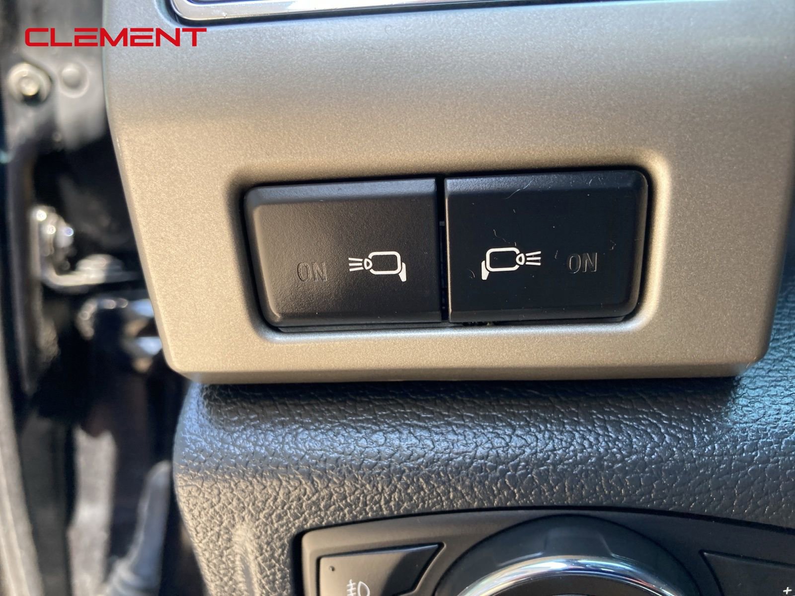 Used 2022 Ford F250 Lariat w/ Black Appearance Pkg image 16