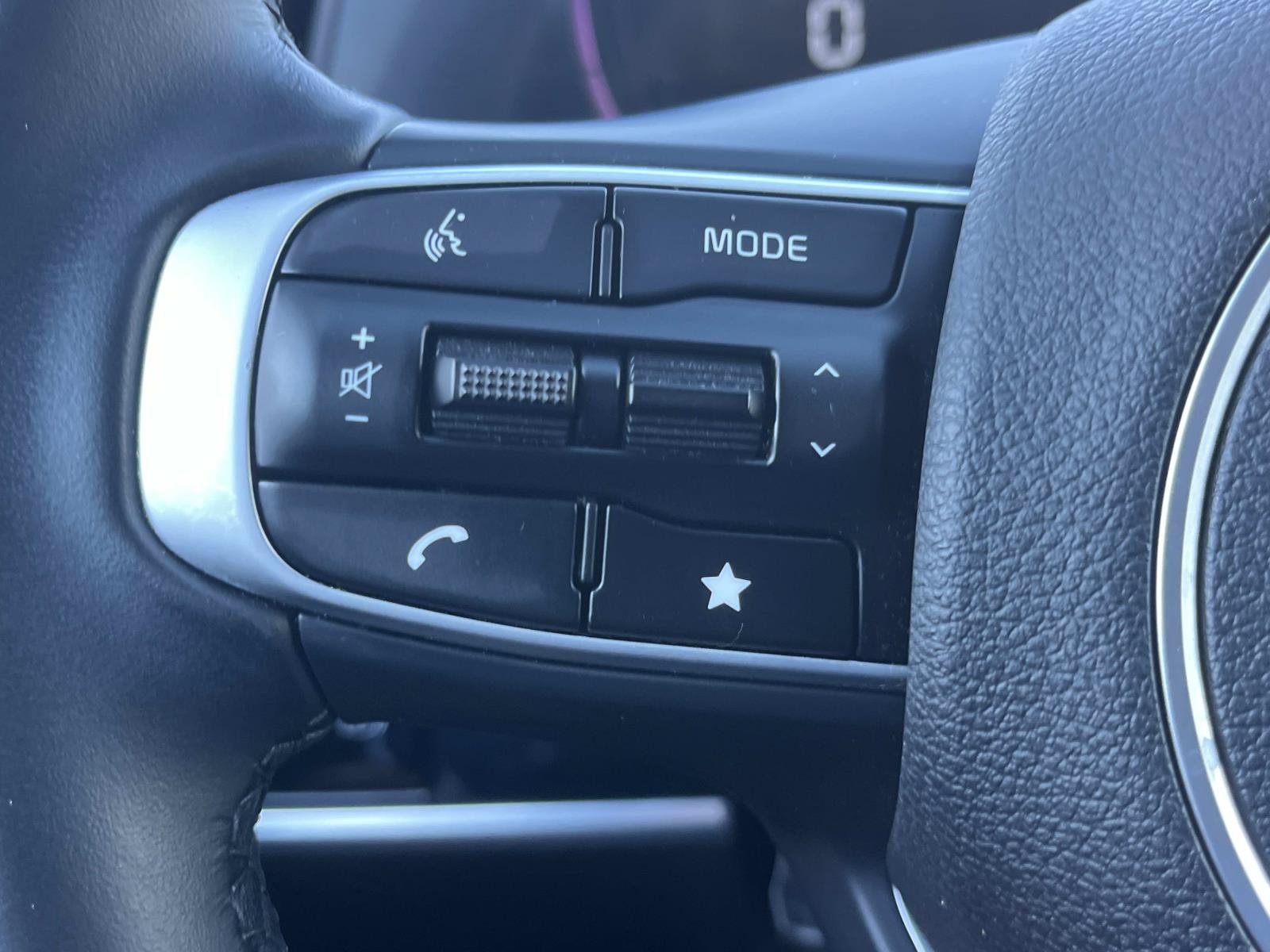 Used 2024 Kia Sportage EX FWD image 30