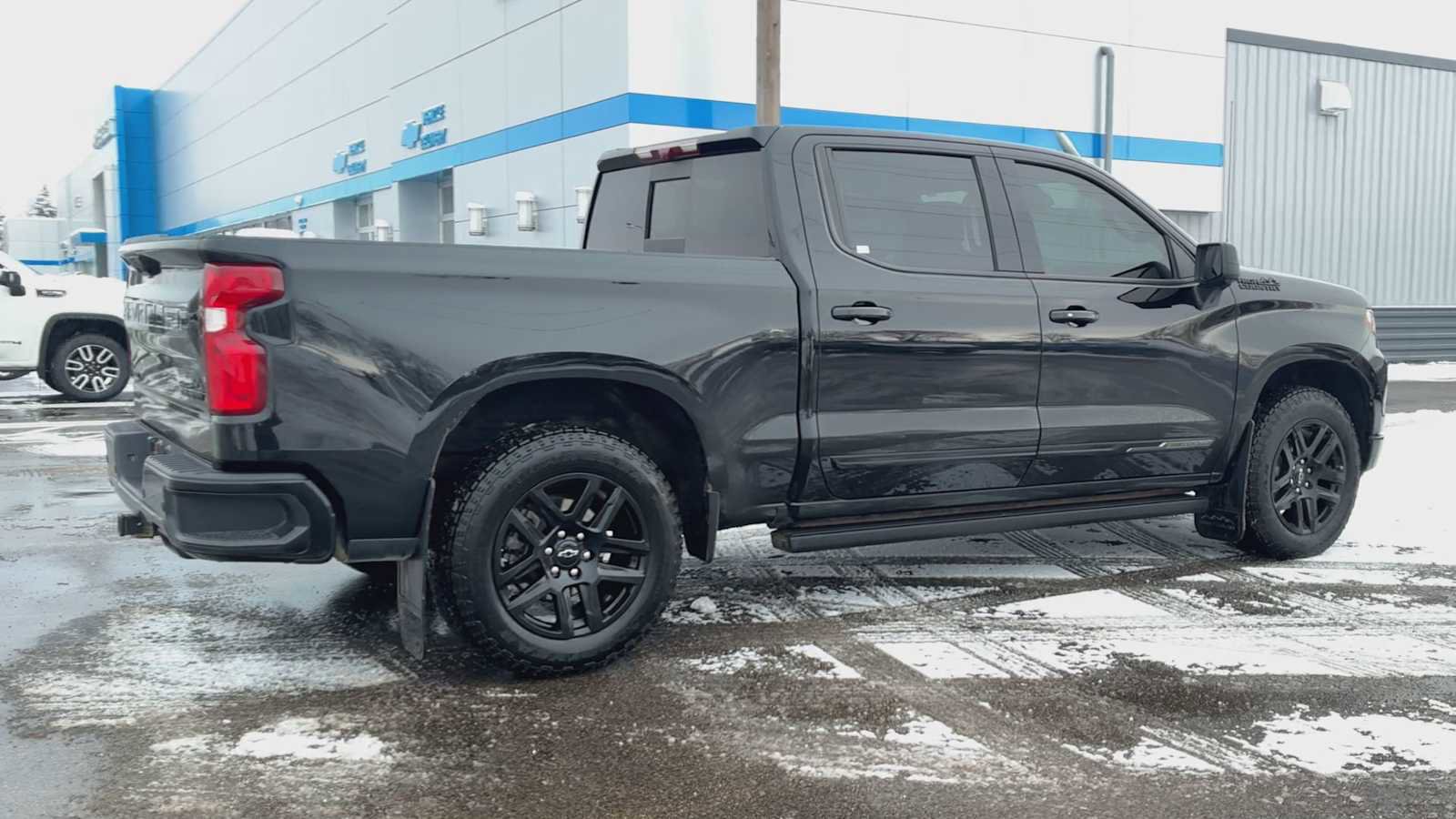 Certified 2024 Chevrolet Silverado 1500 High Country w/ Technology Package image 2