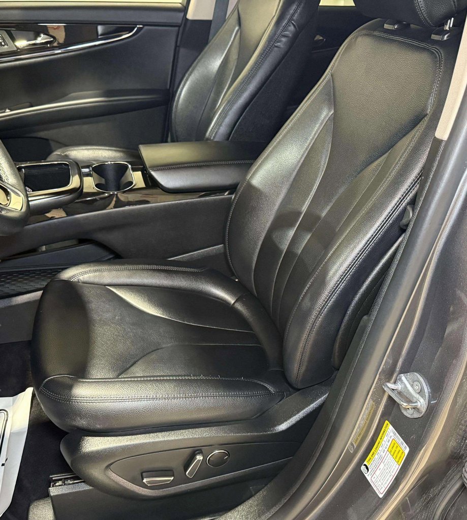 Used 2022 Lincoln Nautilus FWD w/ Premium Package image 5