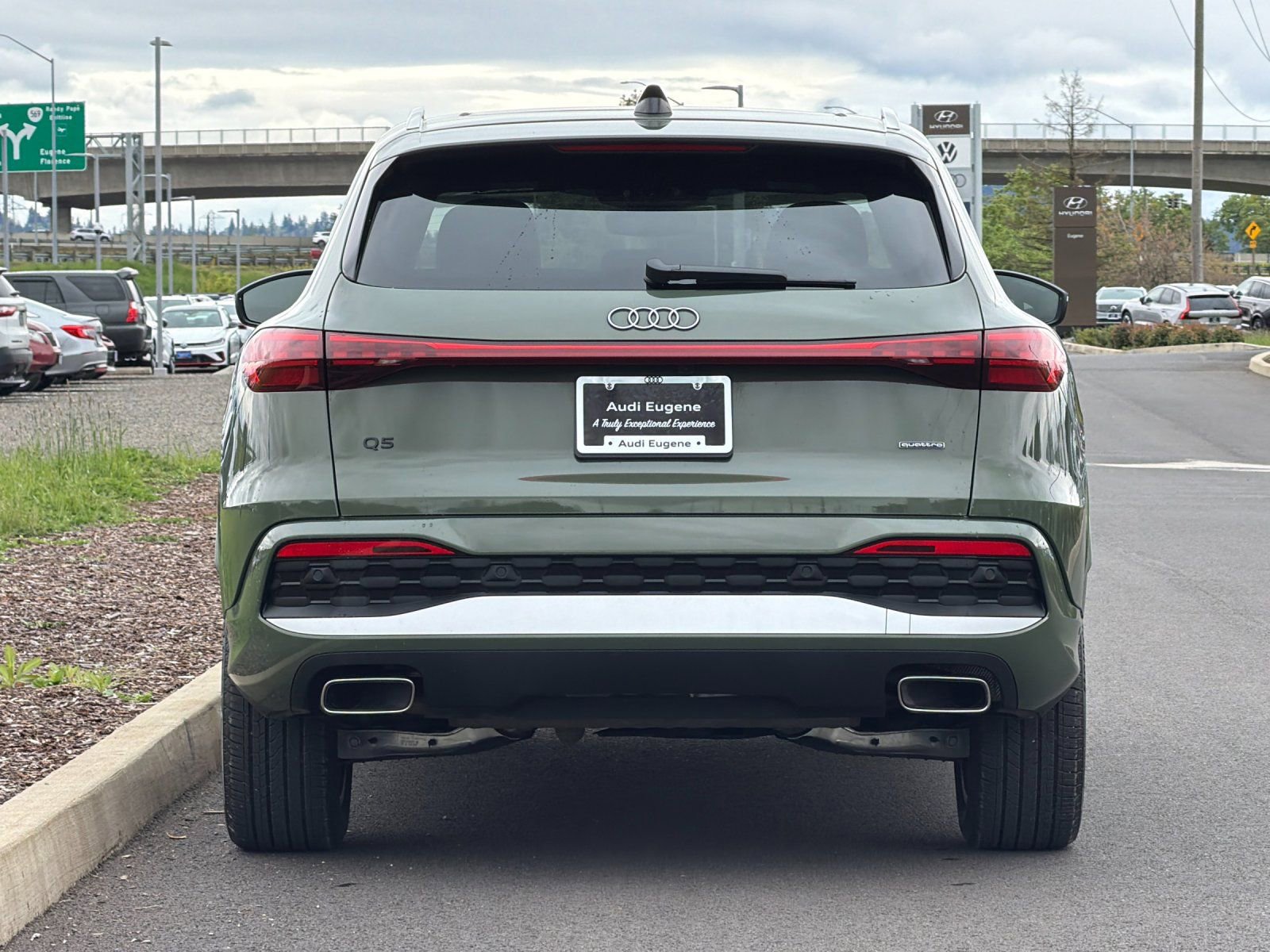 Used 2025 Audi Q5 Premium w/ Convenience Package AWD/4WD image 4