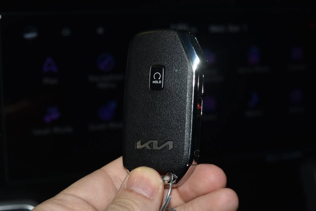 Used 2023 Kia Sorento S w/ Panoramic Sunroof Package image 18