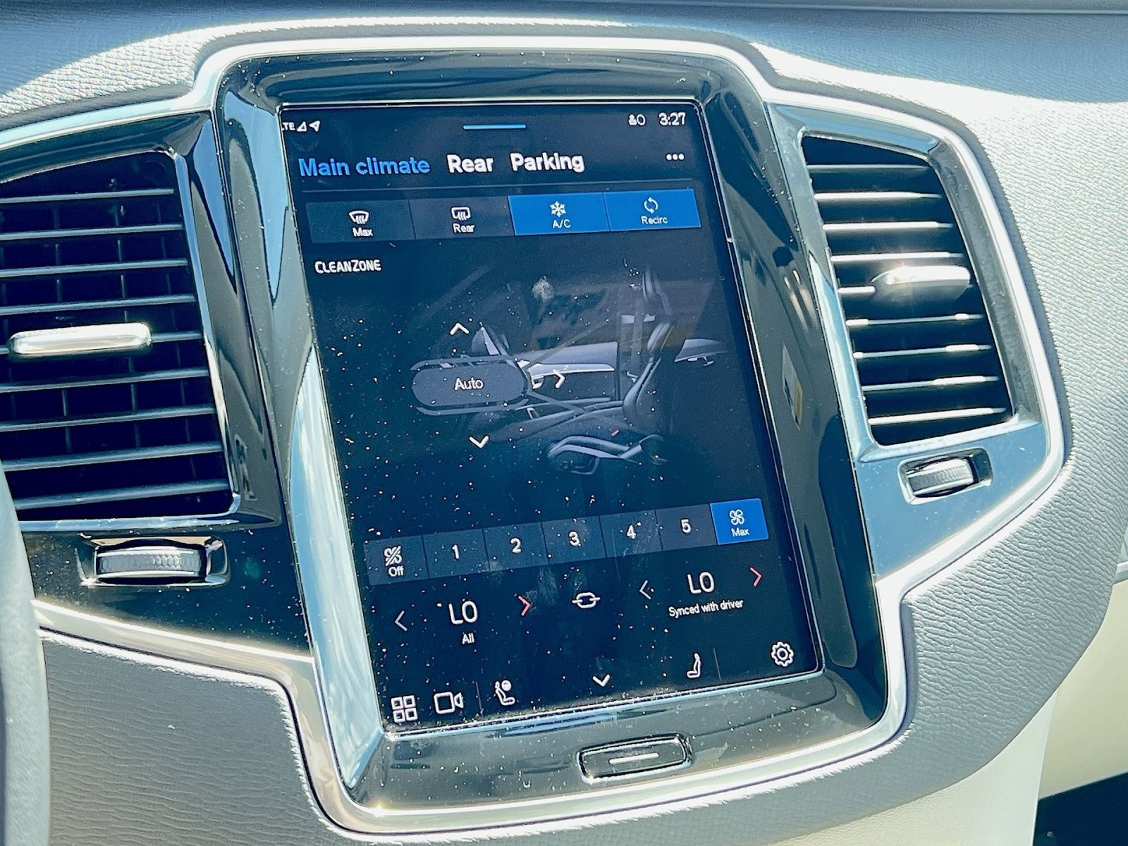 Certified 2025 Volvo XC90 T8 Plus w/ Protection Package Premier image 21