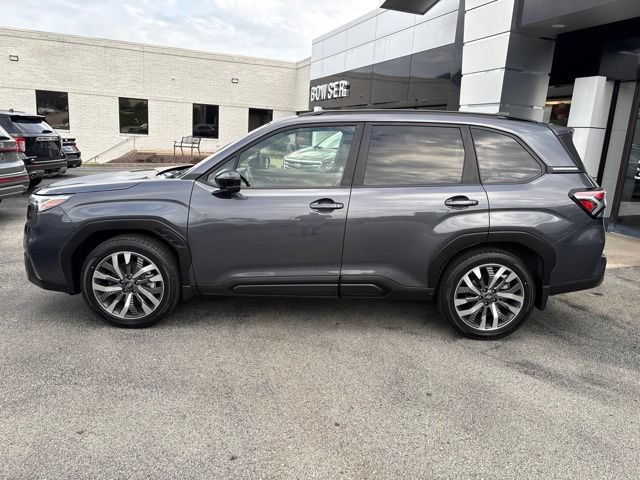 Used 2025 Subaru Forester Touring AWD/4WD image 2