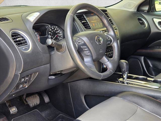 Used 2019 Nissan Pathfinder SL FWD image 9