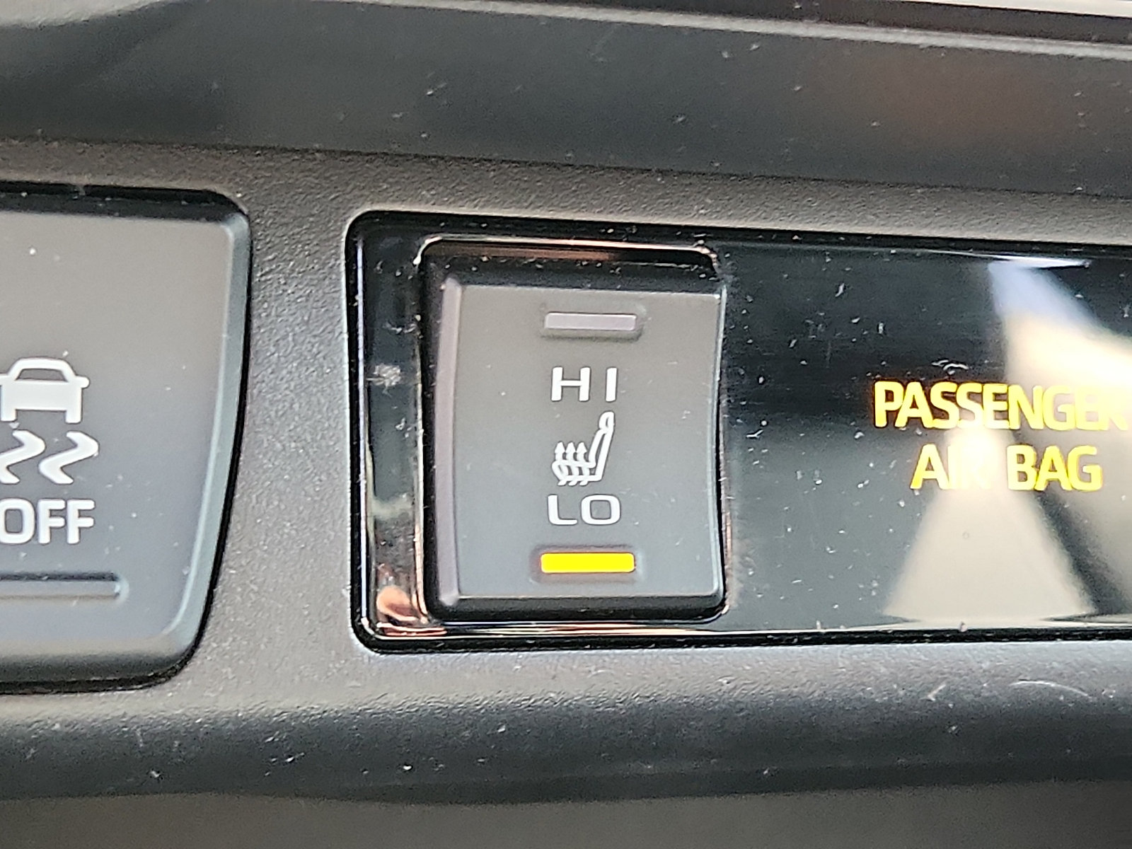 Used 2019 Toyota RAV4 XSE w/ All Weather Liner Package AWD/4WD image 24