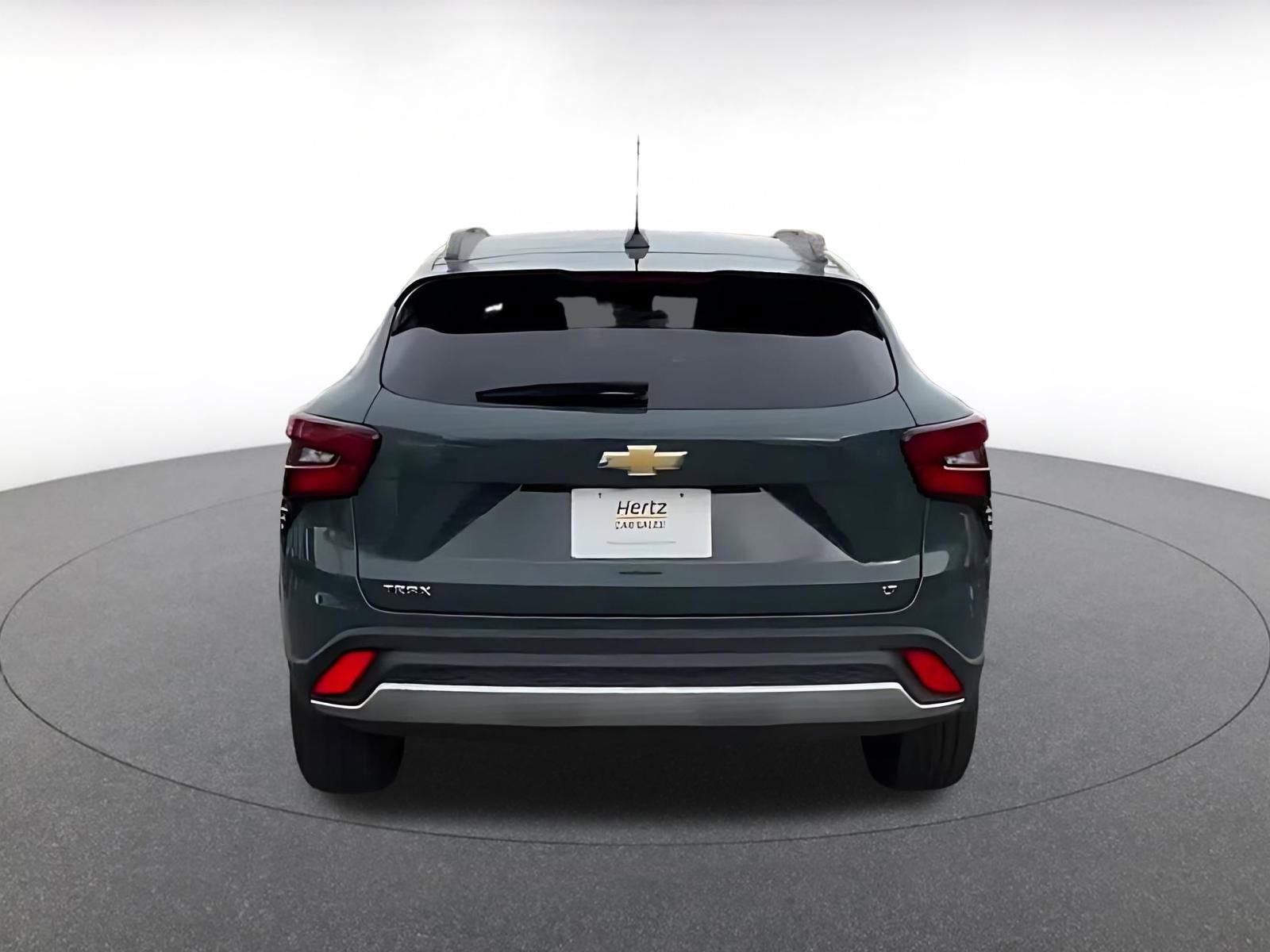 Used 2025 Chevrolet Trax LT image 11