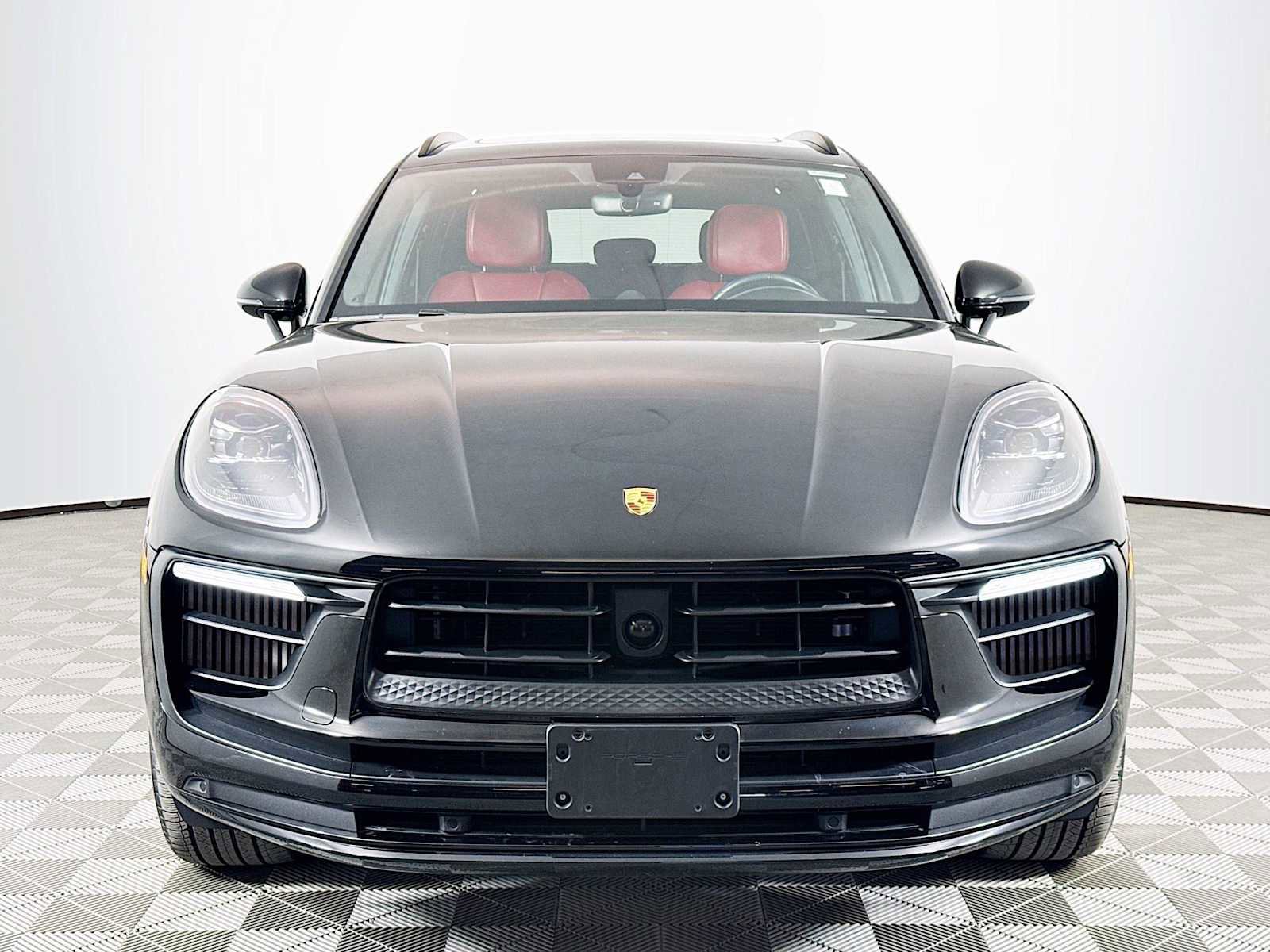 Used 2024 Porsche Macan S image 2