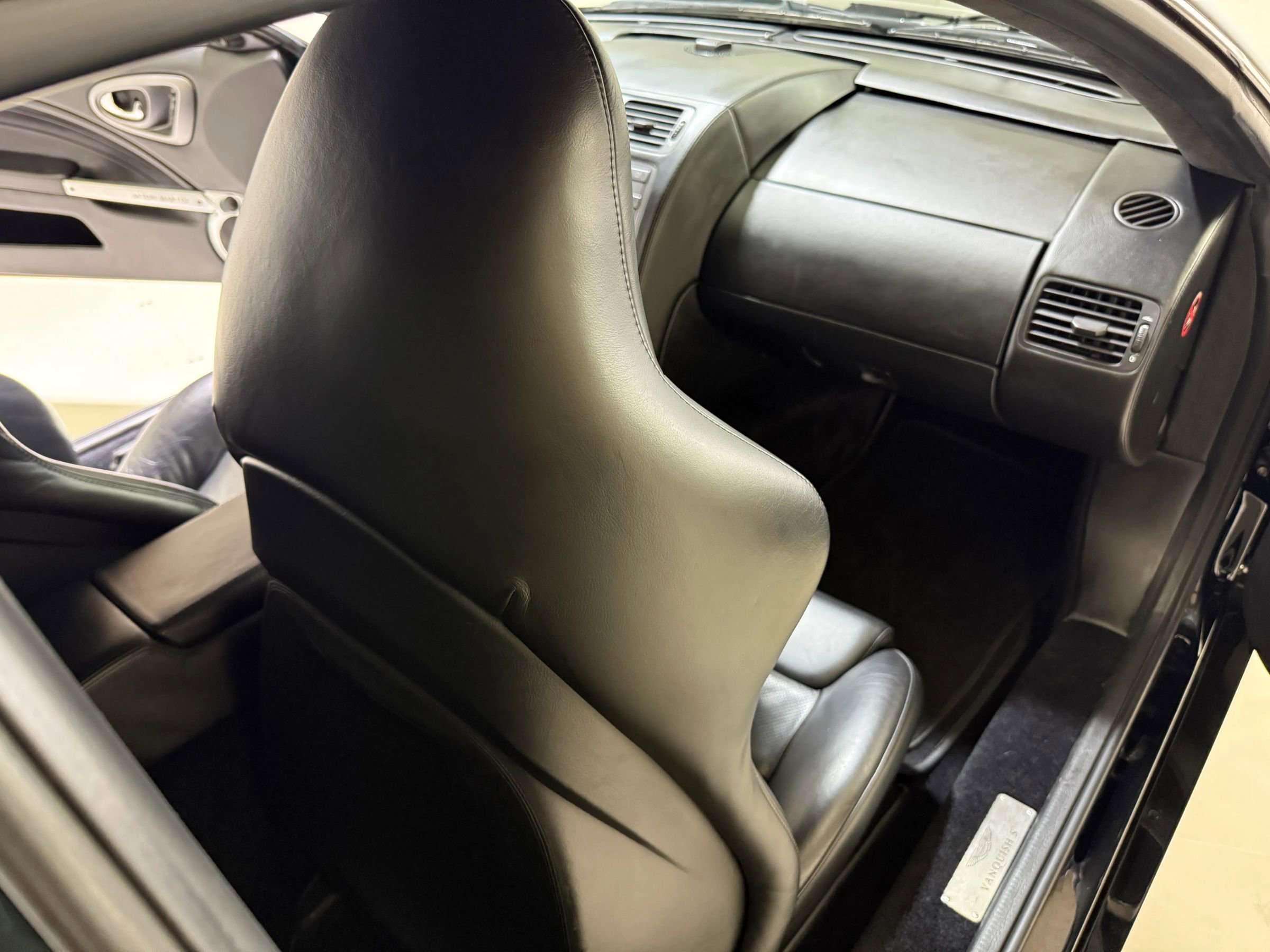 Used 2006 Aston Martin Vanquish S image 17