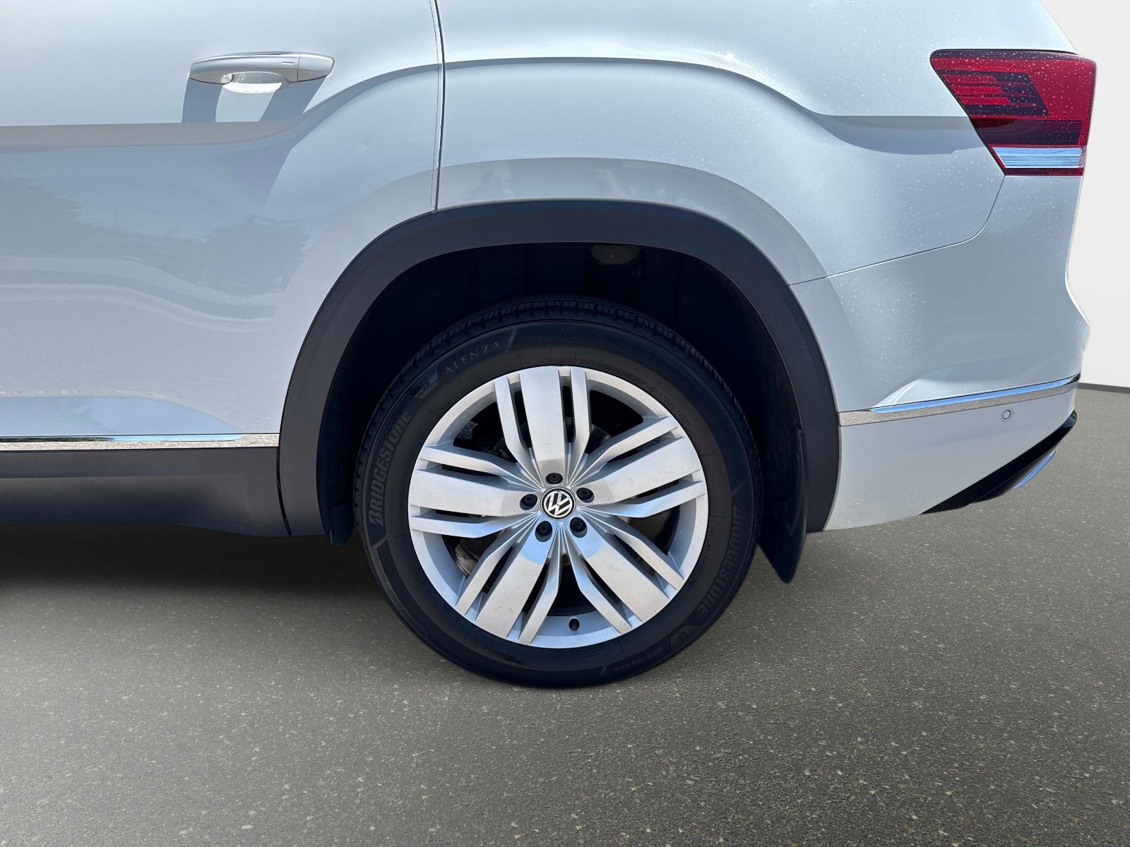 Used 2018 Volkswagen Atlas SEL Premium AWD/4WD image 10