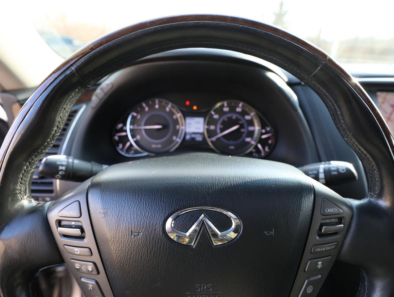 Used 2013 INFINITI QX56 4WD w/ Deluxe Touring Pkg image 29