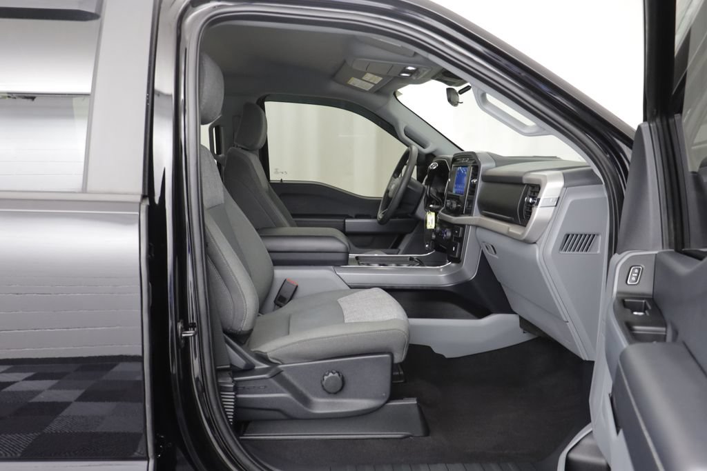 Used 2023 Ford F150 4x4 SuperCrew image 18
