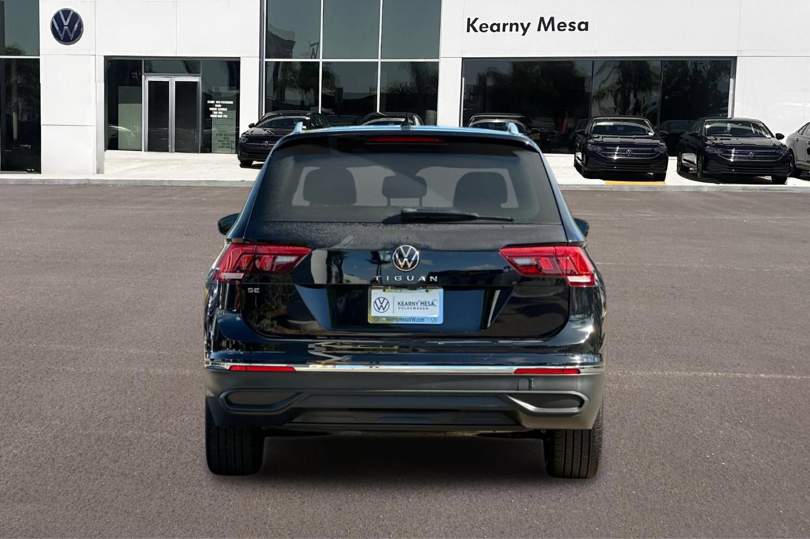 Used 2023 Volkswagen Tiguan SE FWD image 5