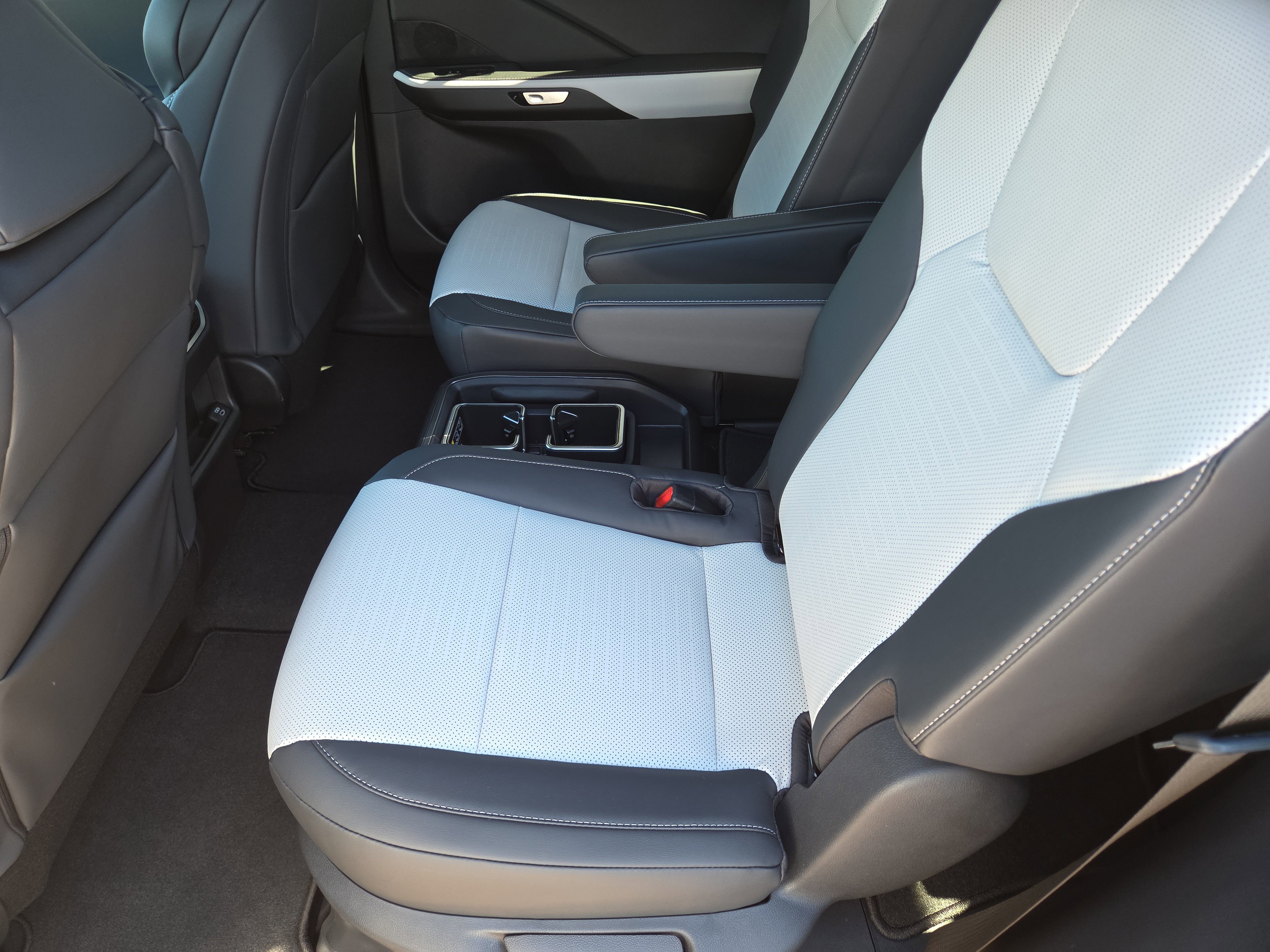 New 2026 Lexus TX 500h AWD image 10