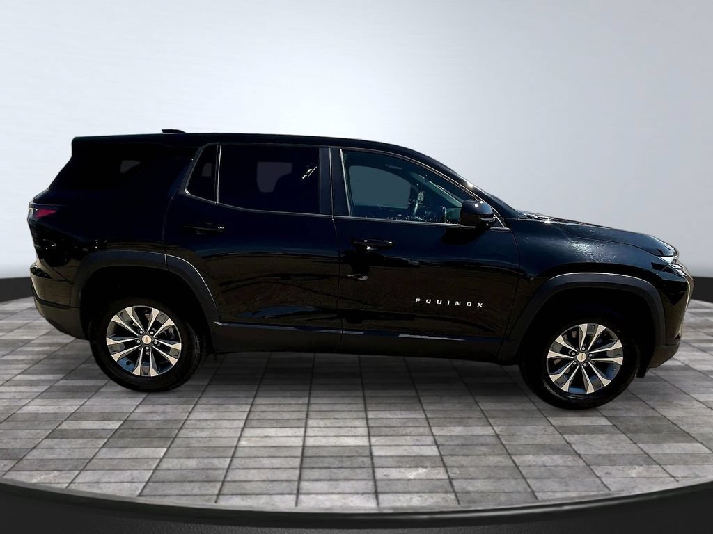 Used 2026 Chevrolet Equinox LT AWD/4WD image 8