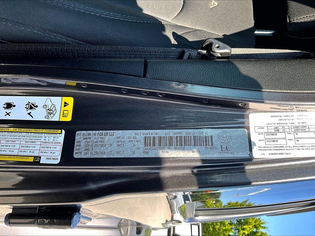 Used 2019 Jeep Wrangler Unlimited Sahara w/ Uconnect 4C Nav & Sound Group AWD/4WD image 36