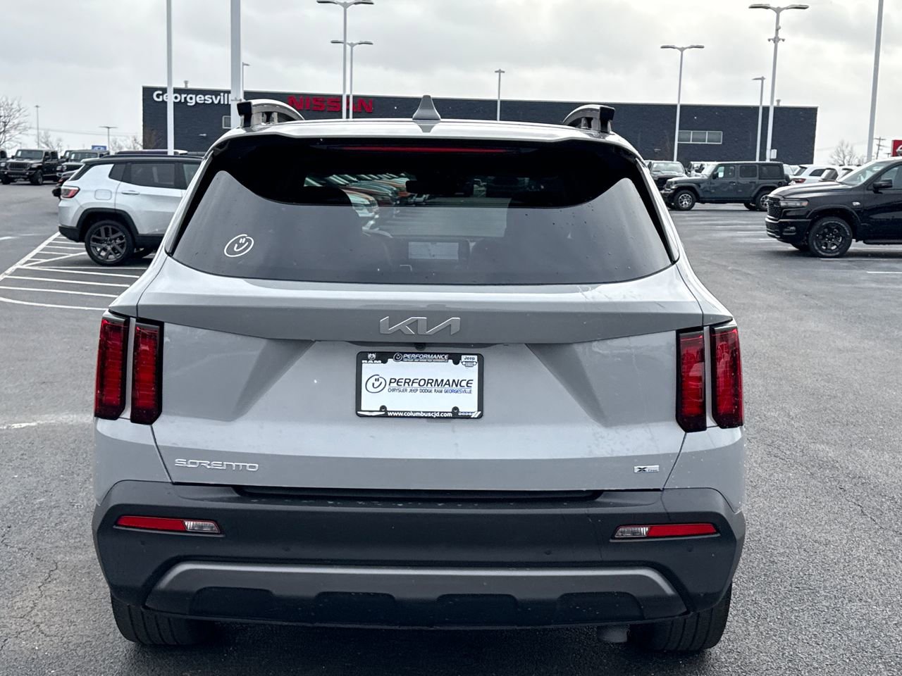 Used 2023 Kia Sorento X-Line EX image 4