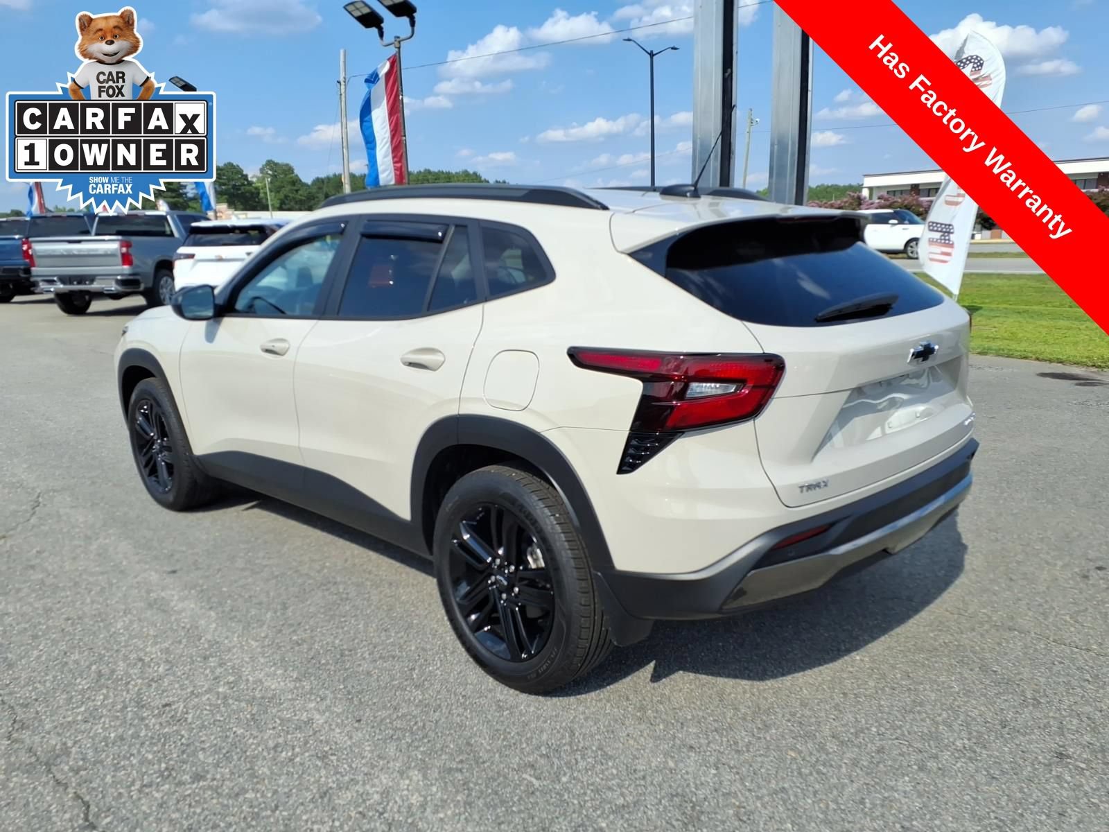 Used 2026 Chevrolet Trax ACTIV w/ Sunroof Package FWD image 3