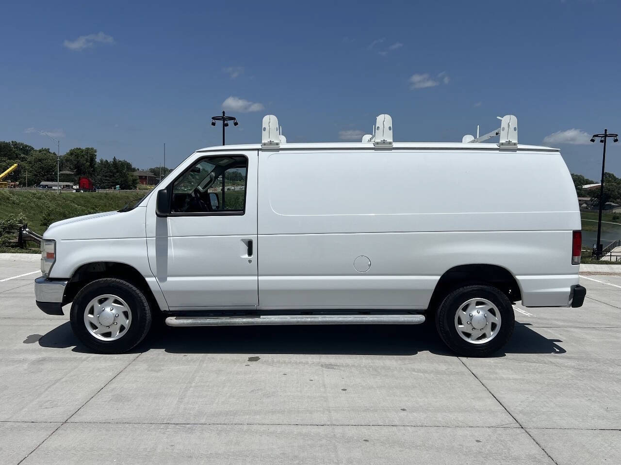 Used 2014 Ford E-250 and Econoline 250 w/ Power Group RWD image 3