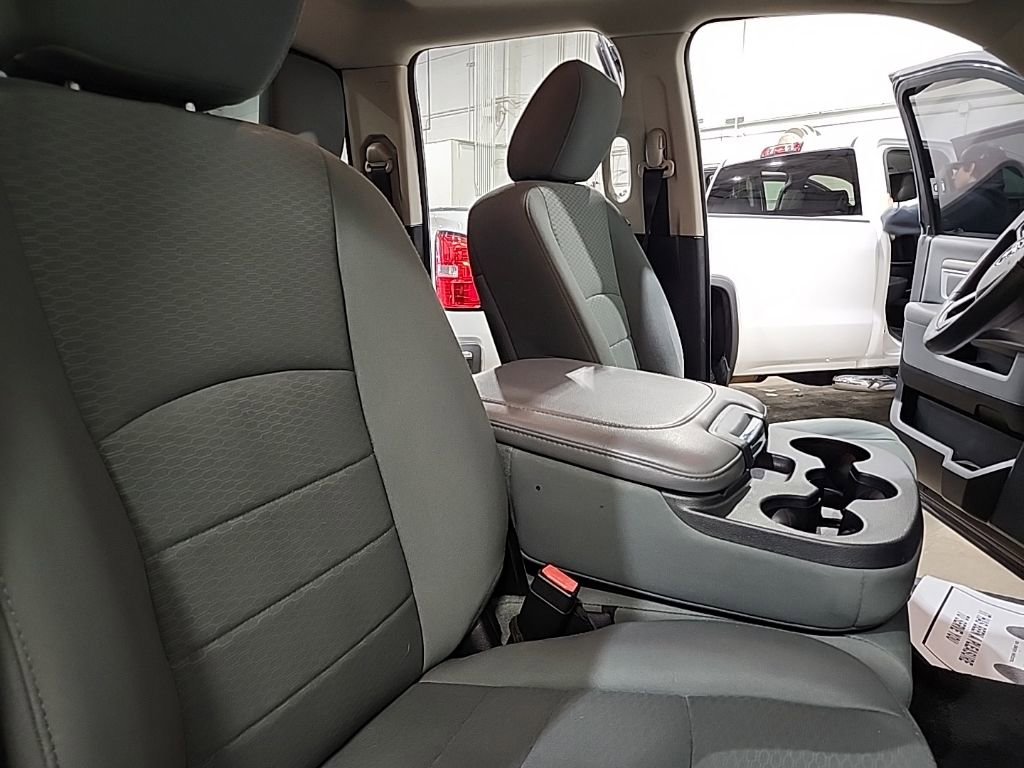 Used 2014 RAM 1500 Classic SLT AWD/4WD image 21