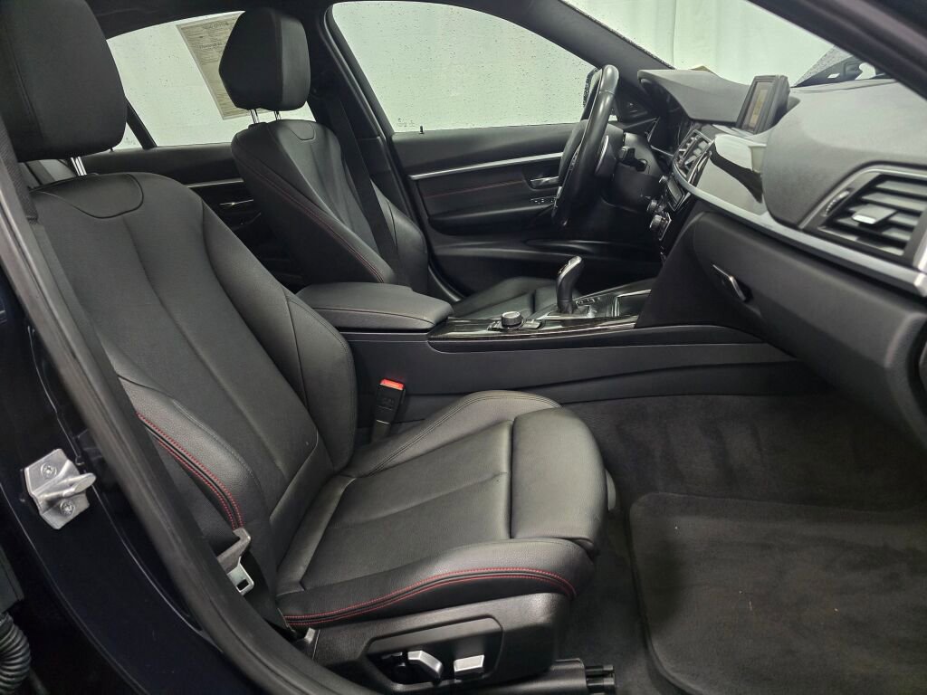 Used 2017 BMW 340i xDrive Sedan image 23