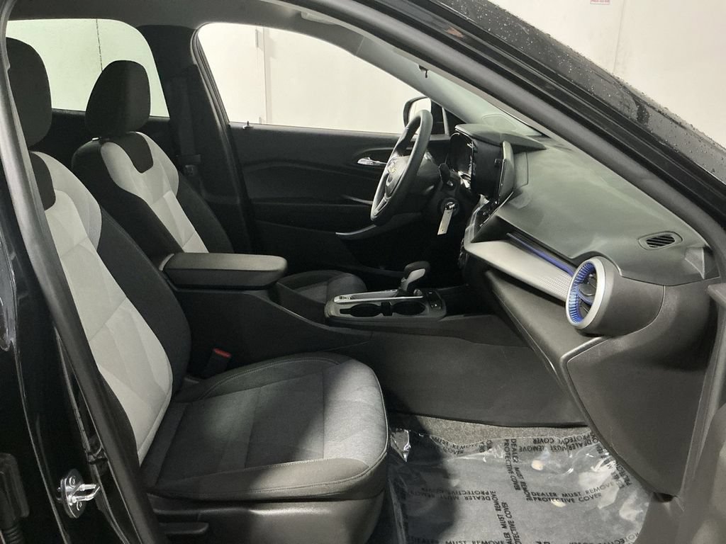 Used 2024 Chevrolet Trax LS w/ LS Convenience Package FWD image 26
