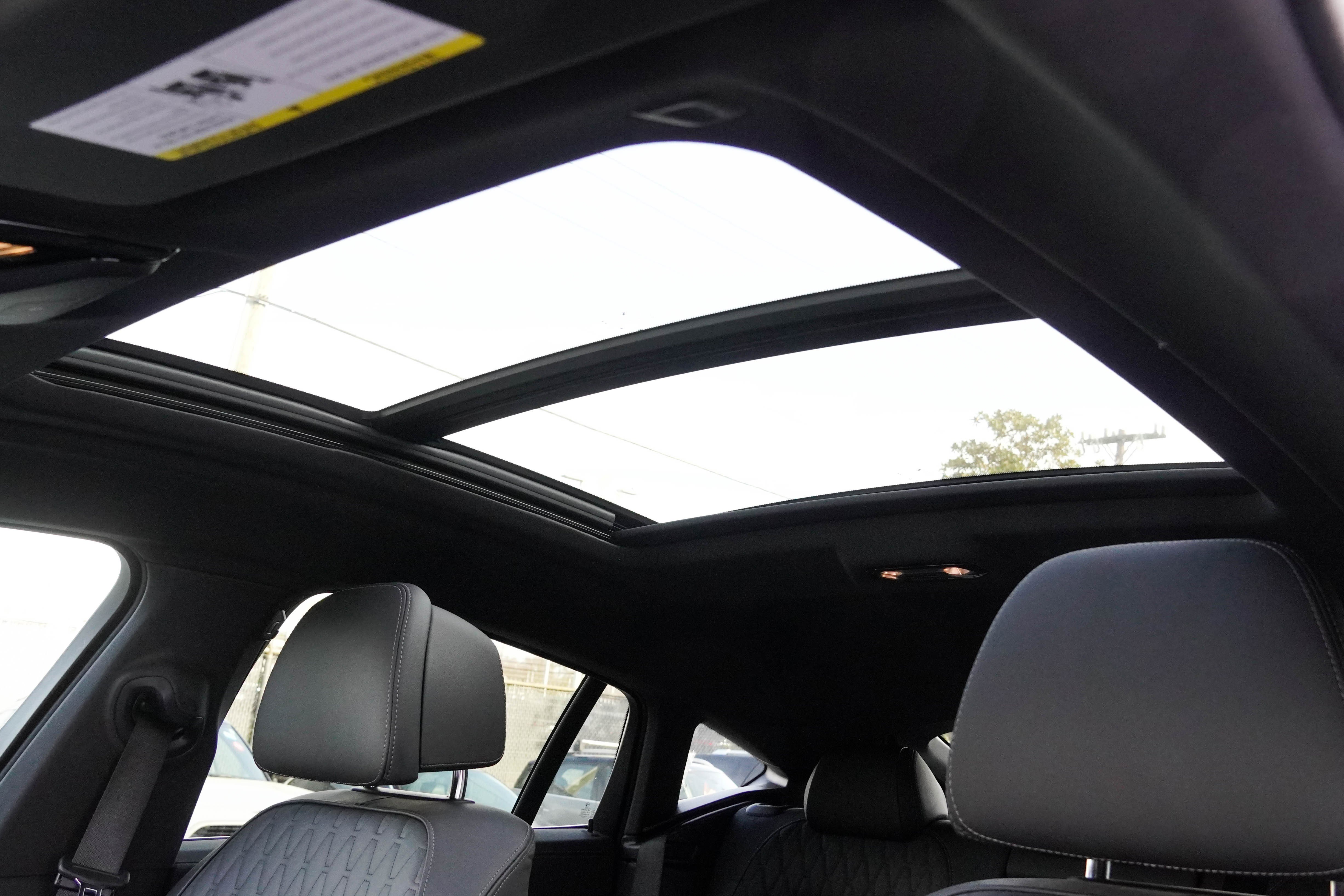 Certified 2024 BMW X6 xDrive40i w/ Premium Package image 15