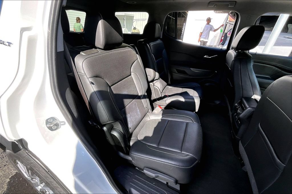 Used 2022 GMC Acadia SLT w/ Technology Package FWD image 24
