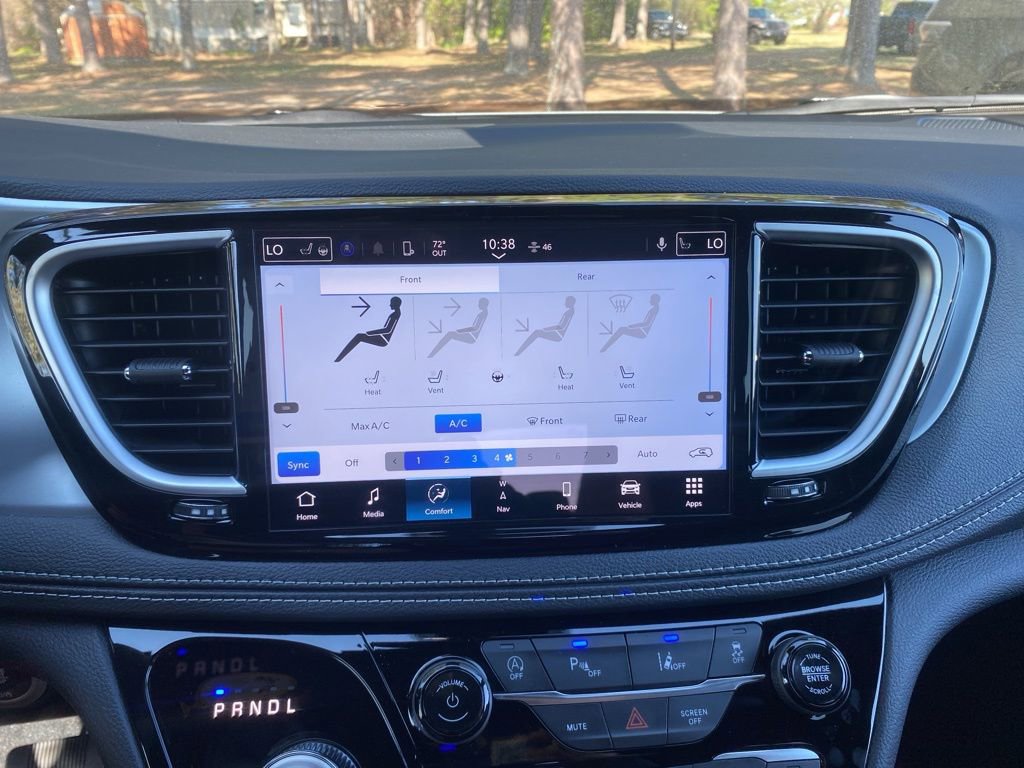 New 2026 Chrysler Pacifica Limited w/ S Appearance Package image 36